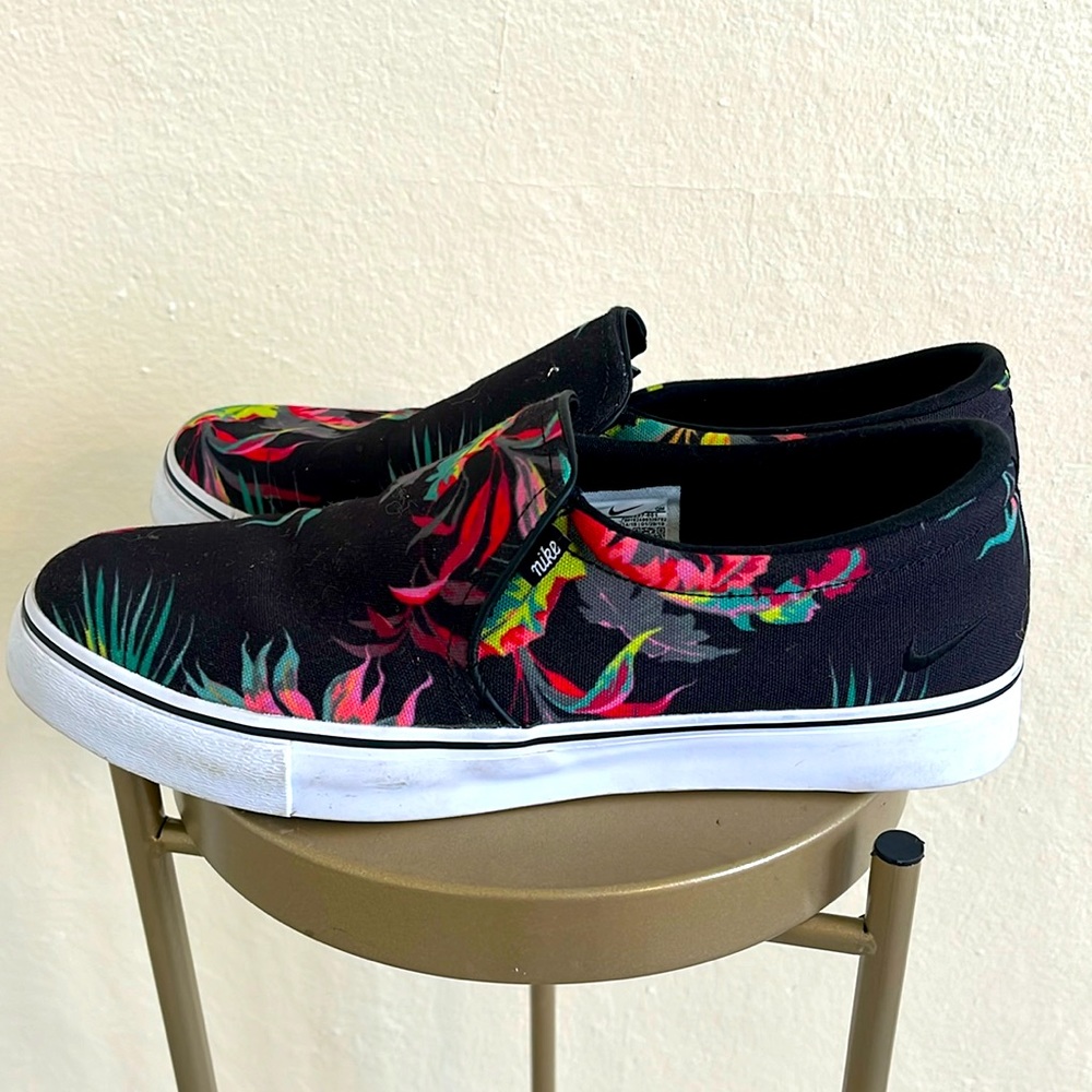 Nike tropical loafers men’s size 10